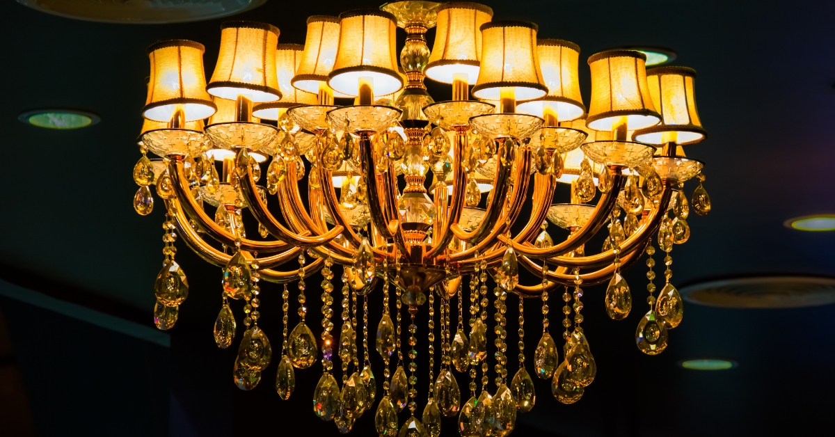 Como Escolher o Lustre de Luxo Ideal para Sua Sala de Jantar? Lustres de Luxo para Sala de Jantar
