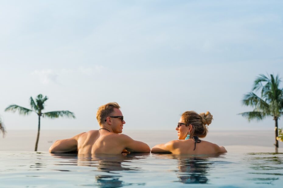 piscina com borda infinita