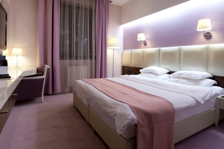 quarto de casal luxuoso e moderno