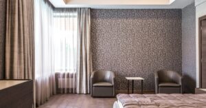 Papel de parede para quarto, escolha ideal para transformar o ambiente com estilo e conforto.