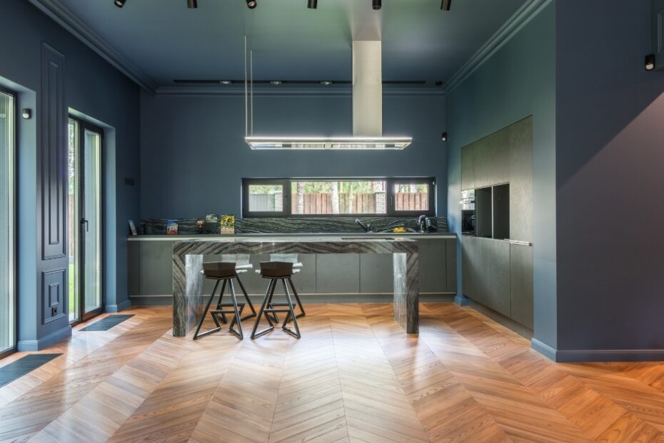 Piso para cozinha: escolha o material ideal para garantir durabilidade e estilo em sua cozinha.