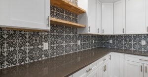 Azulejo para cozinha: descubra 10 padrões inovadores para transformar sua cozinha com estilo, elegância e funcionalidade.