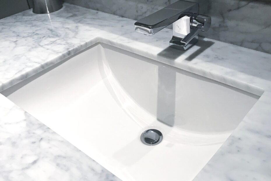 Dicas para escolher a cuba ideal para banheiro, considerando estilo, material e funcionalidade para transformar o seu espaço com elegância.