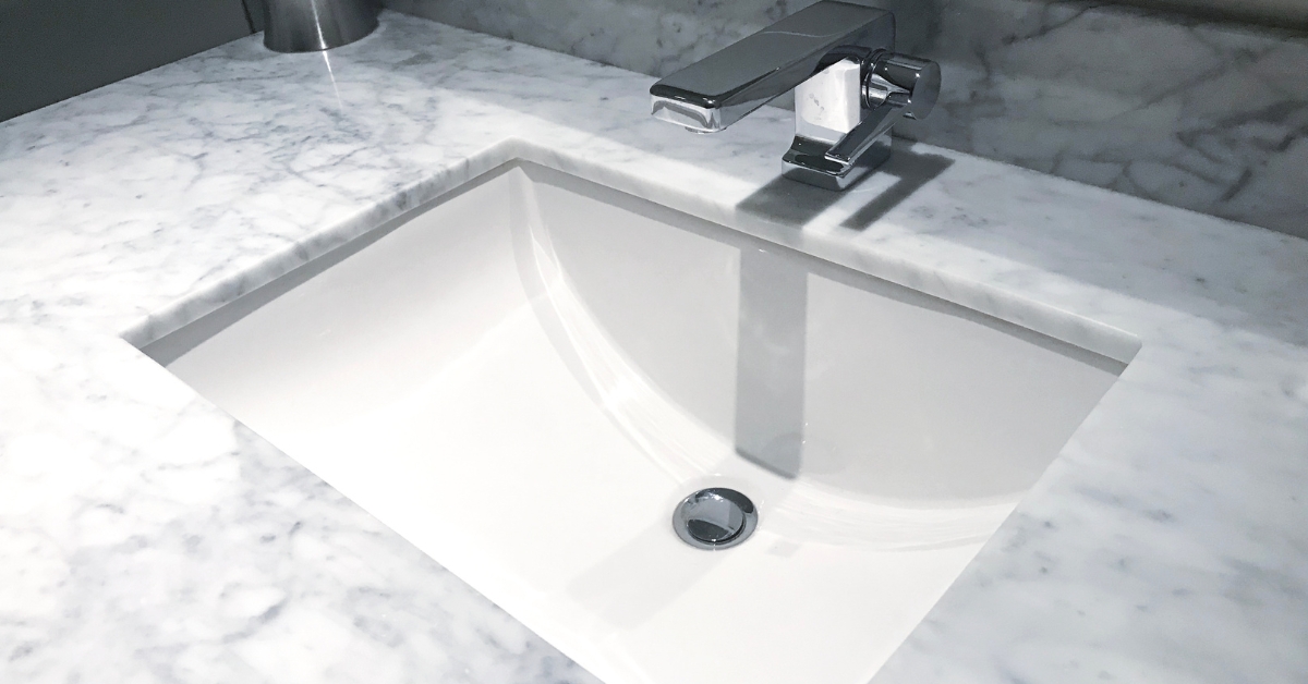 Dicas para escolher a cuba ideal para banheiro, considerando estilo, material e funcionalidade para transformar o seu espaço com elegância.