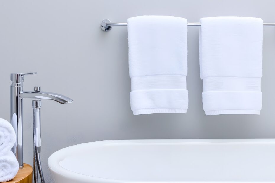 Enfeites para banheiros: descubra dicas de decoração que transformam seu banheiro em um espaço sofisticado e funcional, com opções modernas e criativas.