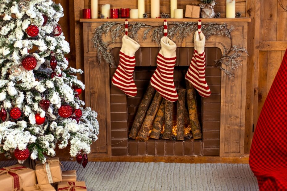 Dicas de decoração para o Natal, criando ambientes mágicos e sofisticados com árvores, luzes, arranjos e personalização para o clima festivo perfeito.