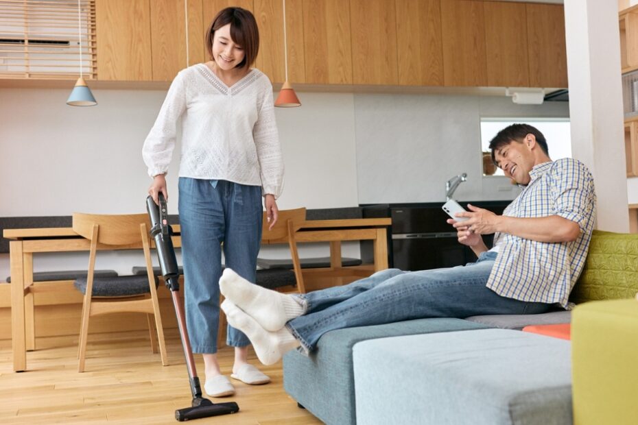 Conheça os melhores aspiradores de pó verticais de 2025, incluindo modelos potentes, silenciosos e com ótimo custo-benefício para sua casa.