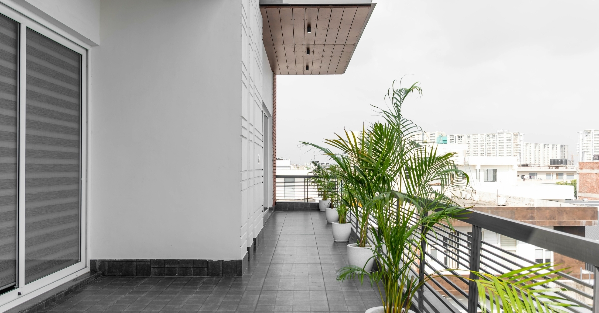 Projetos de casa com varanda para 2025, incluindo varanda gourmet simples, jacuzzi e design minimalista para transformar seu lar.