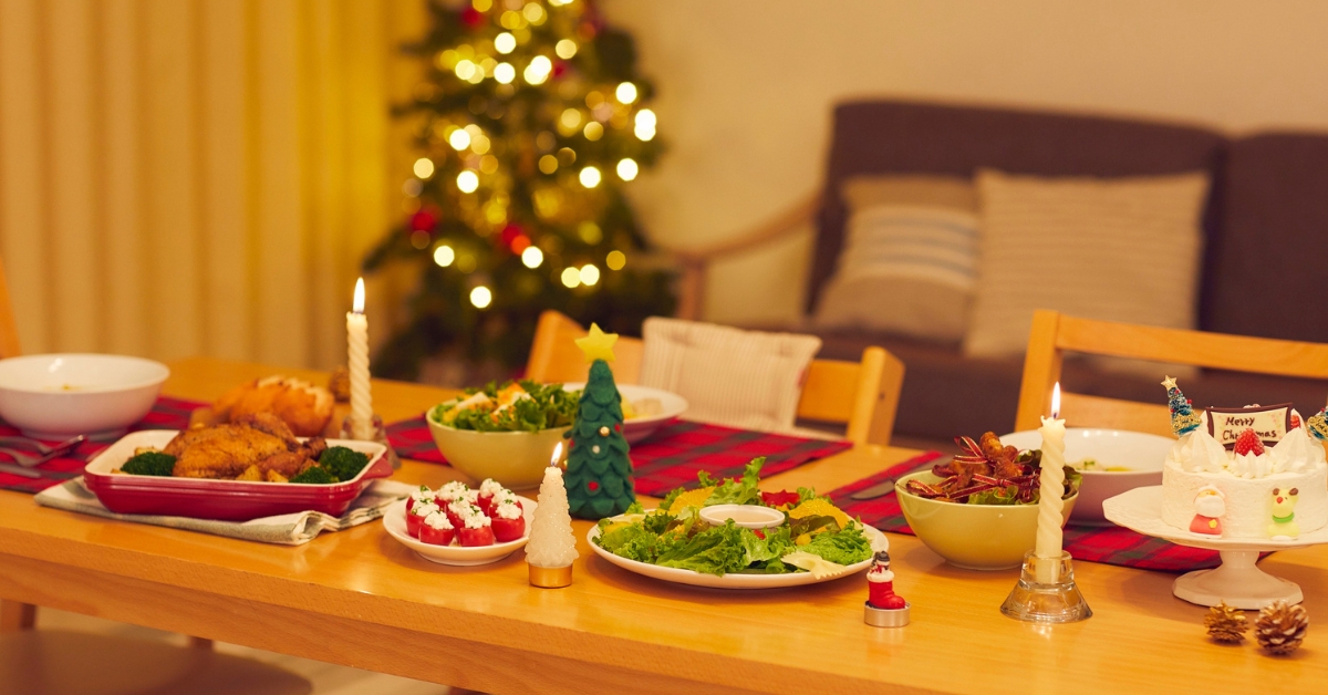 Decoração simples e encantadora para mesa de Natal: dicas criativas e econômicas para transformar sua ceia.