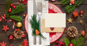 Dicas para montar uma mesa posta natal chique e sofisticada, com decoração elegante e detalhes essenciais para impressionar seus convidados neste Natal.