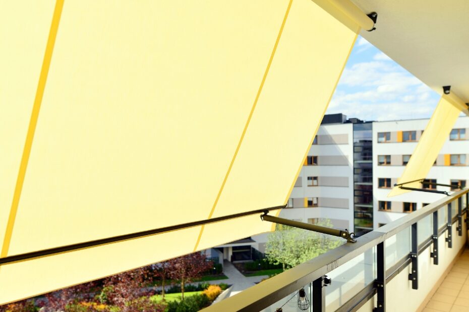 Descubra como escolher o melhor toldo cortina retrátil para varanda, combinando conforto, estilo e praticidade para o seu espaço externo.