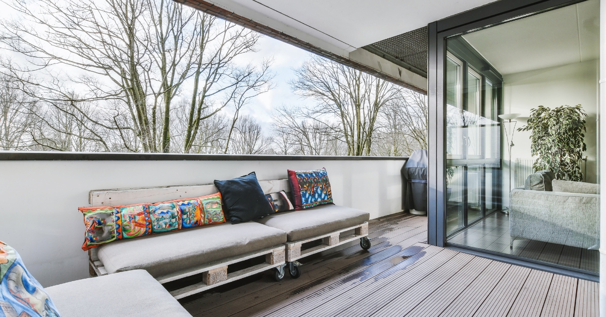 Ideias criativas com pallet de madeira para transformar sua casa: móveis, decoração e mais, de maneira sustentável e econômica.