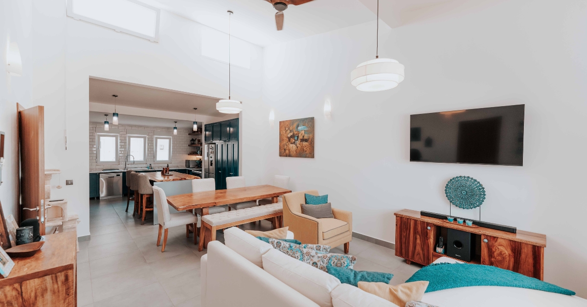 Decoração simples e barata para apartamentos pequenos com dicas de estilo e funcionalidade inspiradas em casas de campo com varanda.