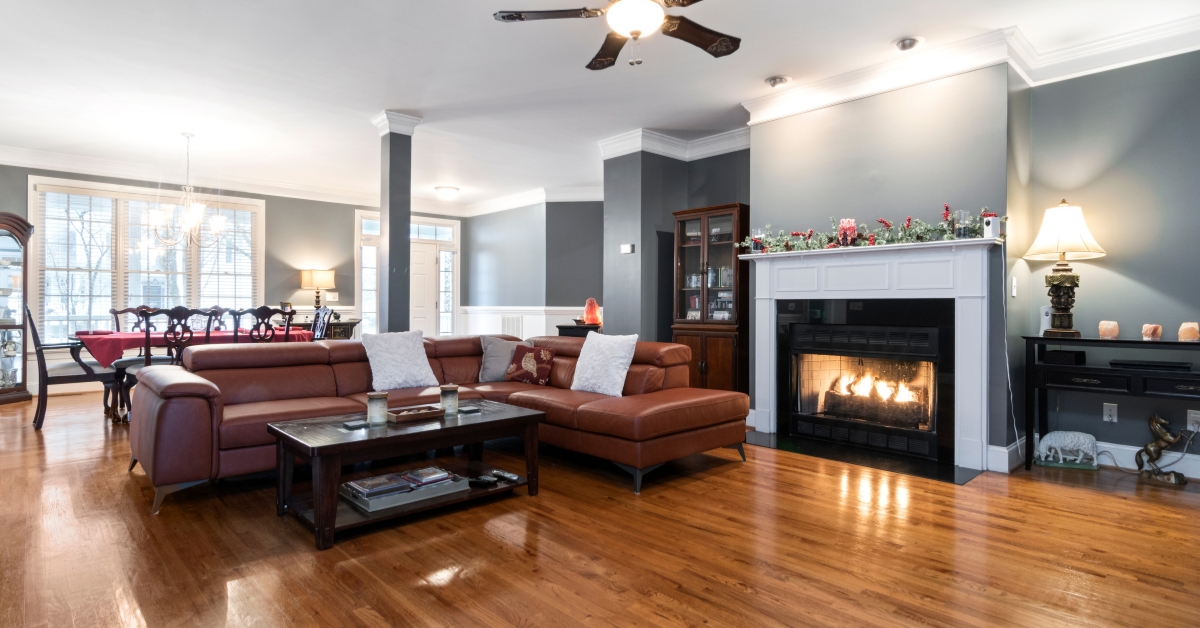 Piso de madeira ideal: 5 opções que transformam seu espaço com estilo e durabilidade.